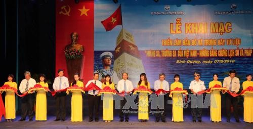 Ausstellung über Hoang Sa und Truong Sa in Binh Duong - ảnh 1